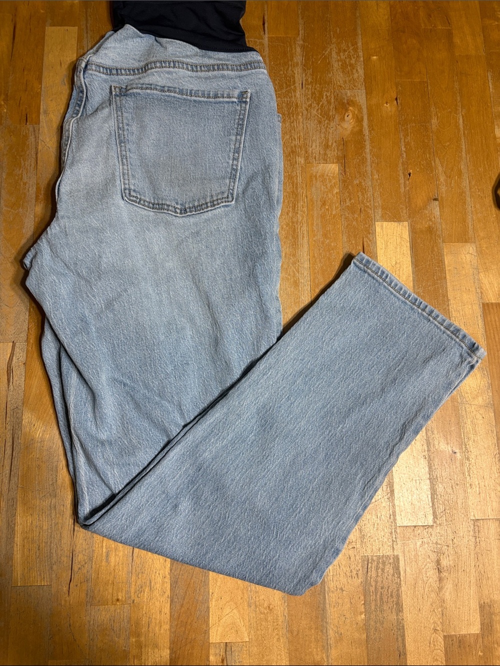 Old Navy Maternity Boyfriend Jeans